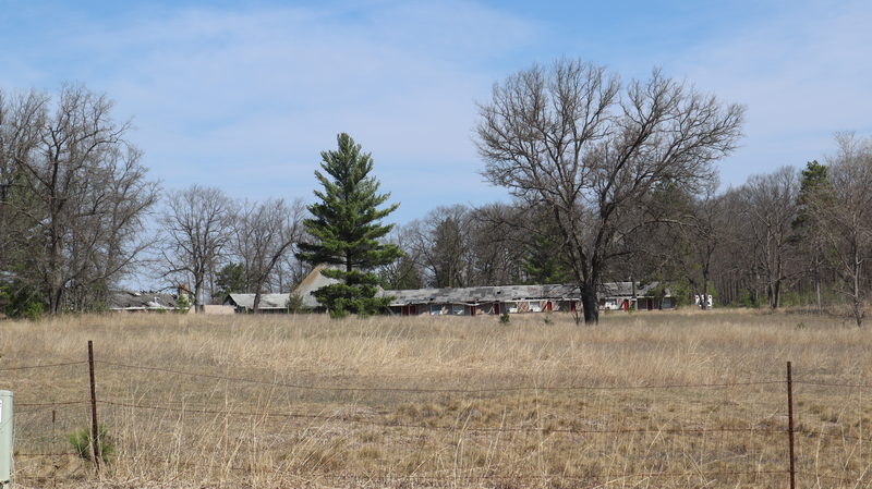 Fonro Lodge Resort Motel (Cole Creek) - April 16 Photo (newer photo)